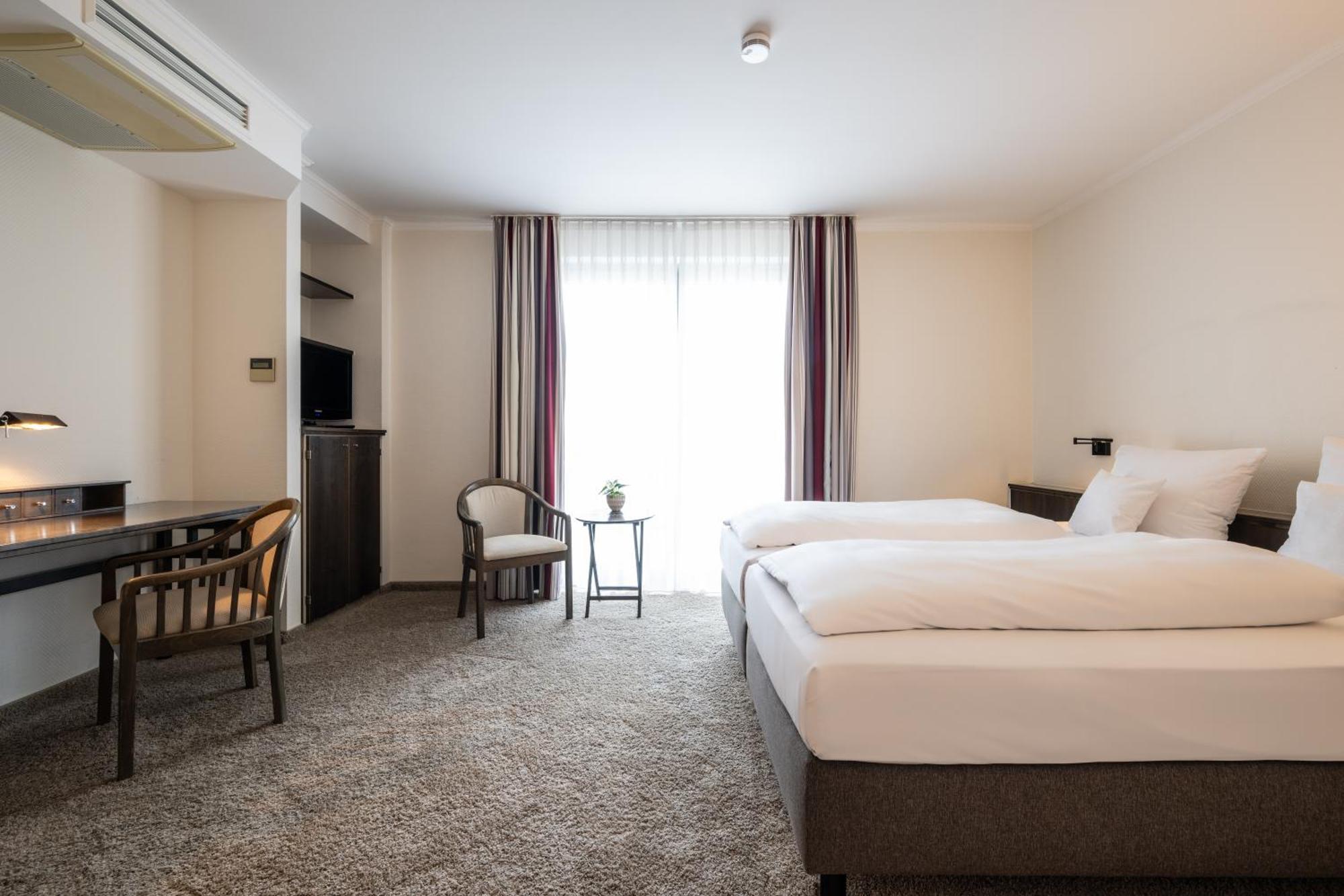 הרצוגנאוראך Hotel Herzogspark מראה חיצוני תמונה