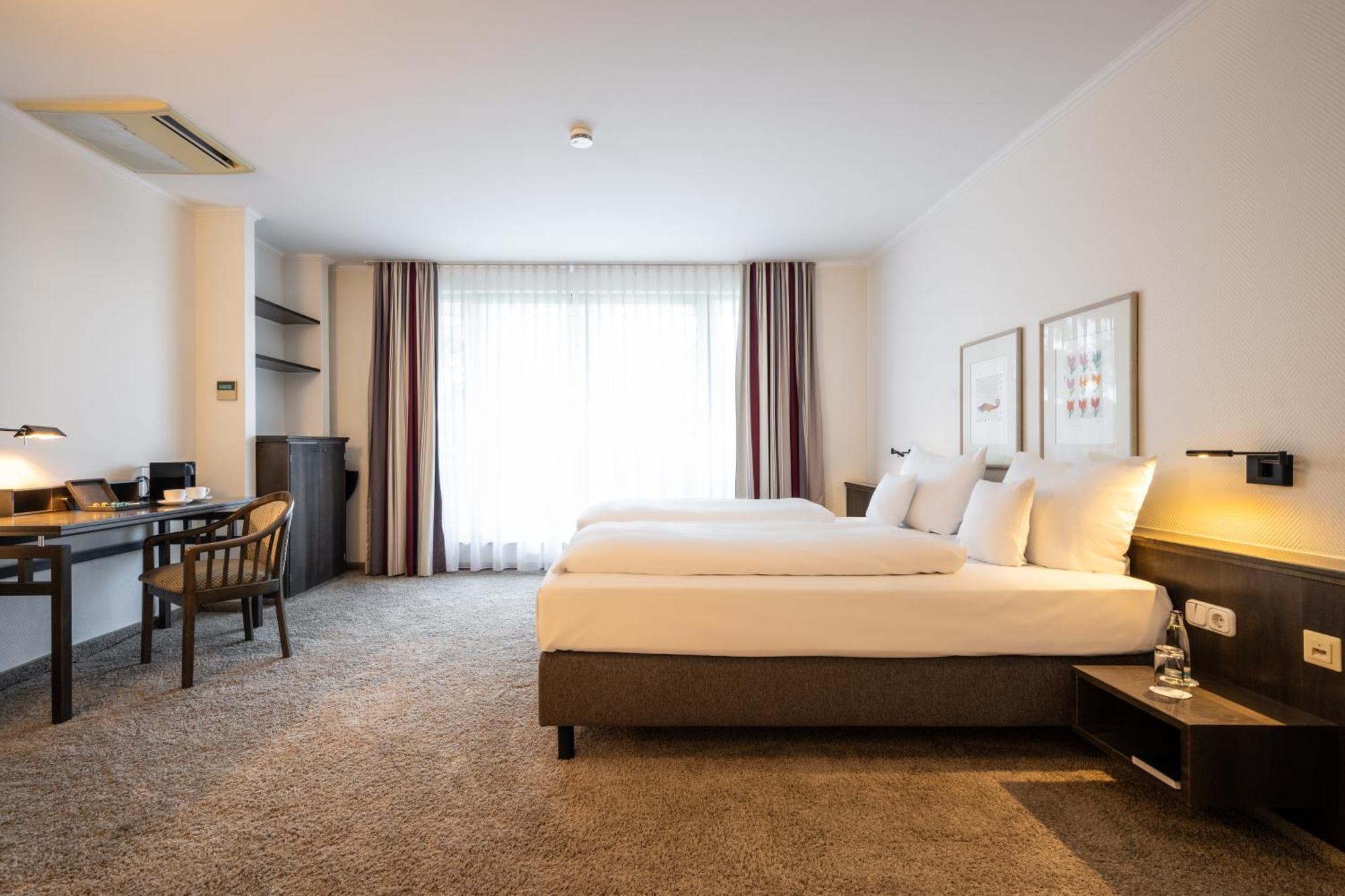 הרצוגנאוראך Hotel Herzogspark מראה חיצוני תמונה